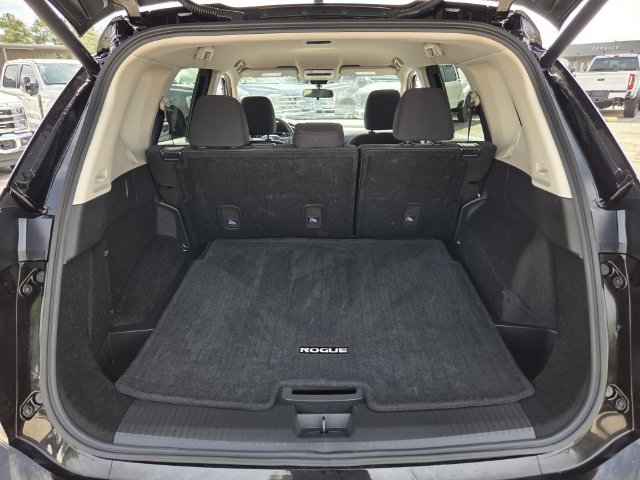 Used 2026 Nissan Rogue SV w/ Cold Weather Package FWD image 16
