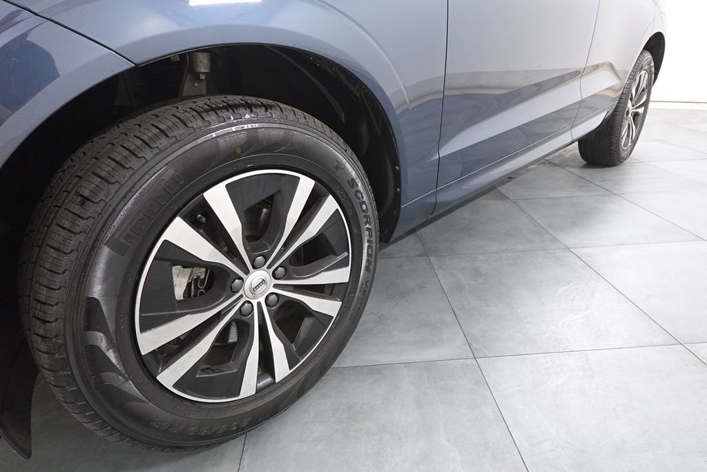 Used 2023 Volvo XC60 B5 Core image 31