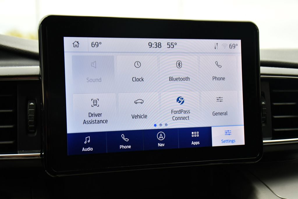 Certified 2023 Ford Explorer XLT w/ Equipment Group 202A AWD/4WD image 33