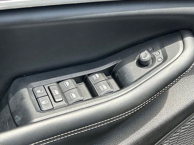 Used 2024 Jeep Grand Cherokee L Limited w/ Black Appearance Package RWD image 19