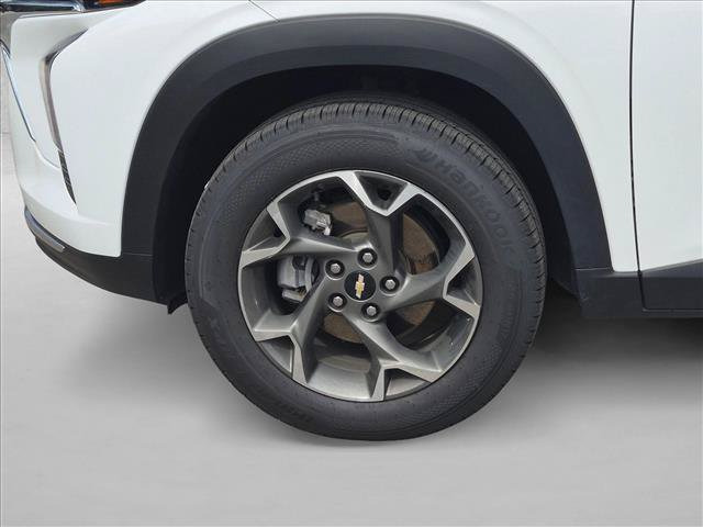 Used 2024 Chevrolet Trax LT w/ LT Convenience Package FWD image 22
