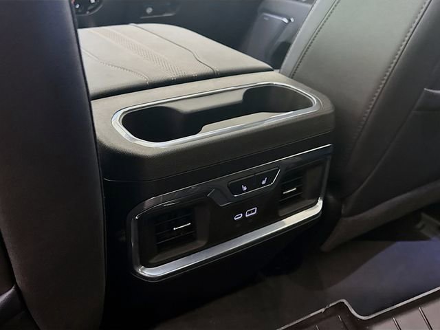 Used 2025 Chevrolet Silverado 1500 High Country w/ High Country Premium Package AWD/4WD image 27