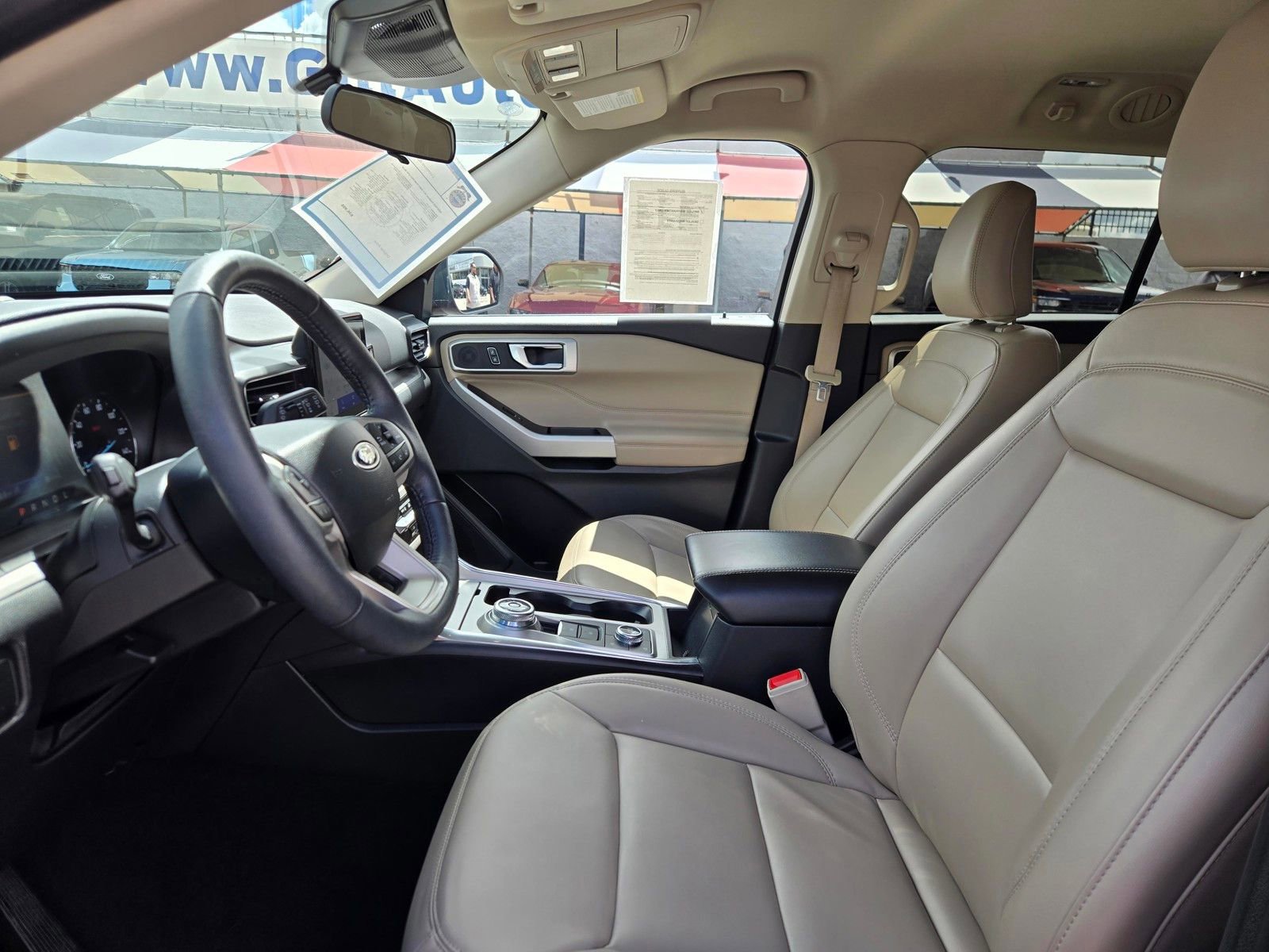 Certified 2024 Ford Explorer XLT w/ Equipment Group 202A AWD/4WD image 29