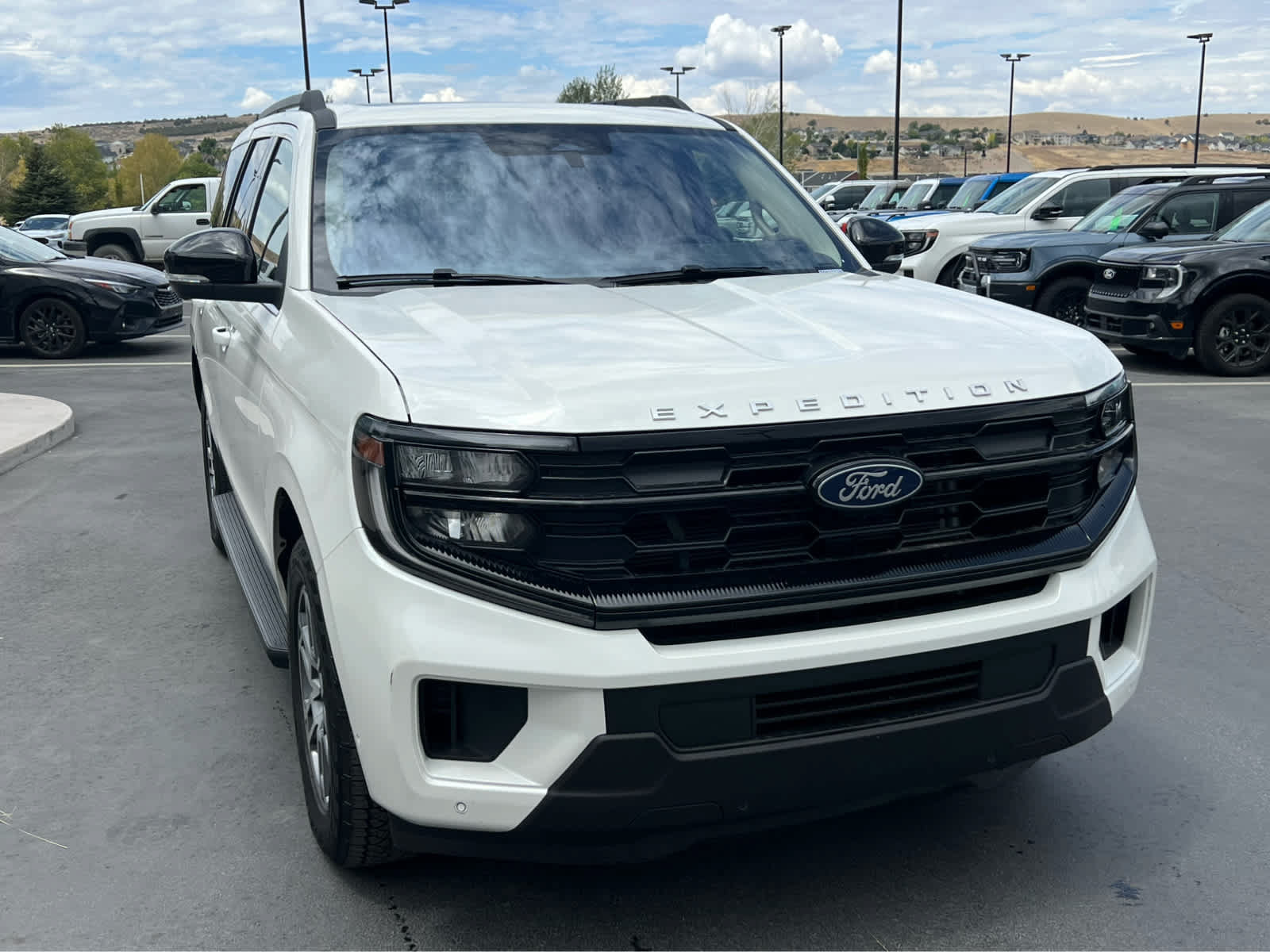Certified 2025 Ford Expedition Active AWD/4WD image 4