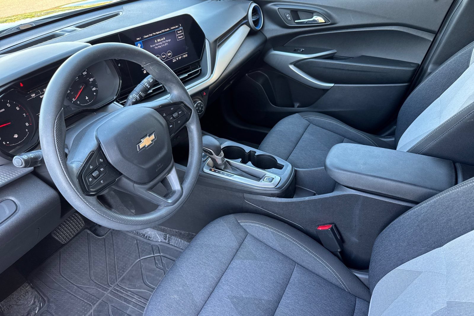 Used 2024 Chevrolet Trax LS FWD image 15