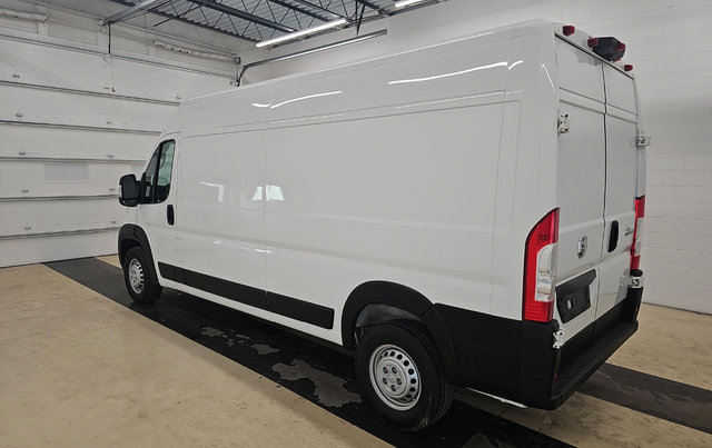 Used 2024 RAM ProMaster 2500 w/ Convenience Group FWD image 4