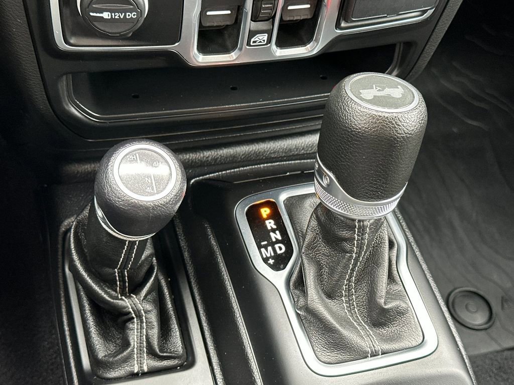 Used 2020 Jeep Wrangler Unlimited Sahara image 21