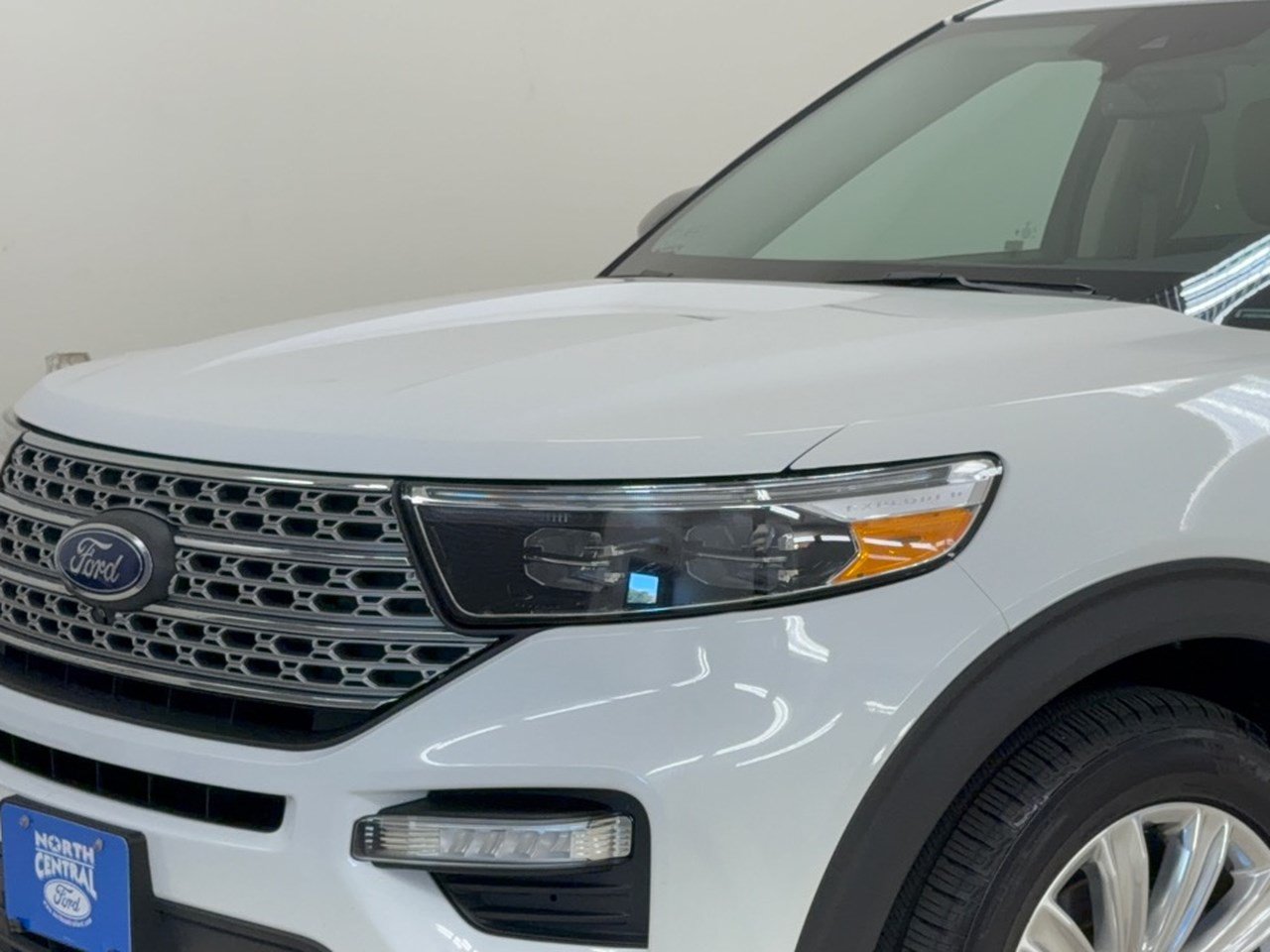 Certified 2022 Ford Explorer Limited w/ Equipment Group 301A RWD image 12