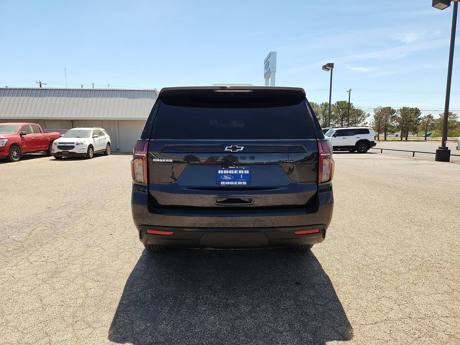 Used 2023 Chevrolet Tahoe Z71 w/ Luxury Package image 4