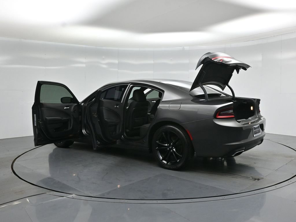 Used 2017 Dodge Charger SE w/ Blacktop Package RWD image 33