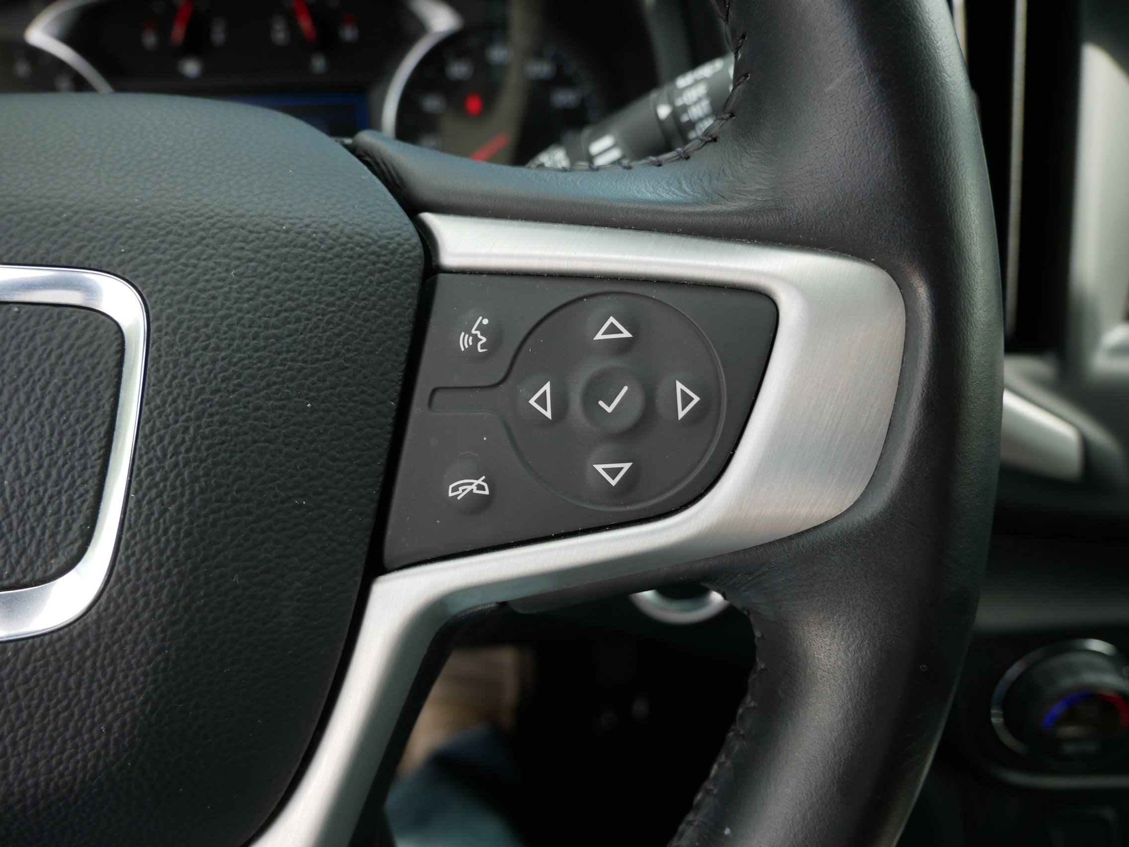 Used 2020 GMC Terrain SLE w/ Driver Convenience Package FWD image 29