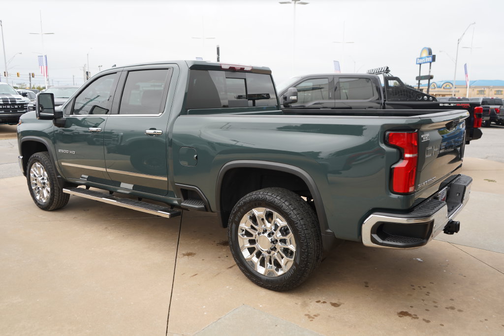 Used 2026 Chevrolet Silverado 2500 LTZ w/ LTZ Premium Package AWD/4WD image 16