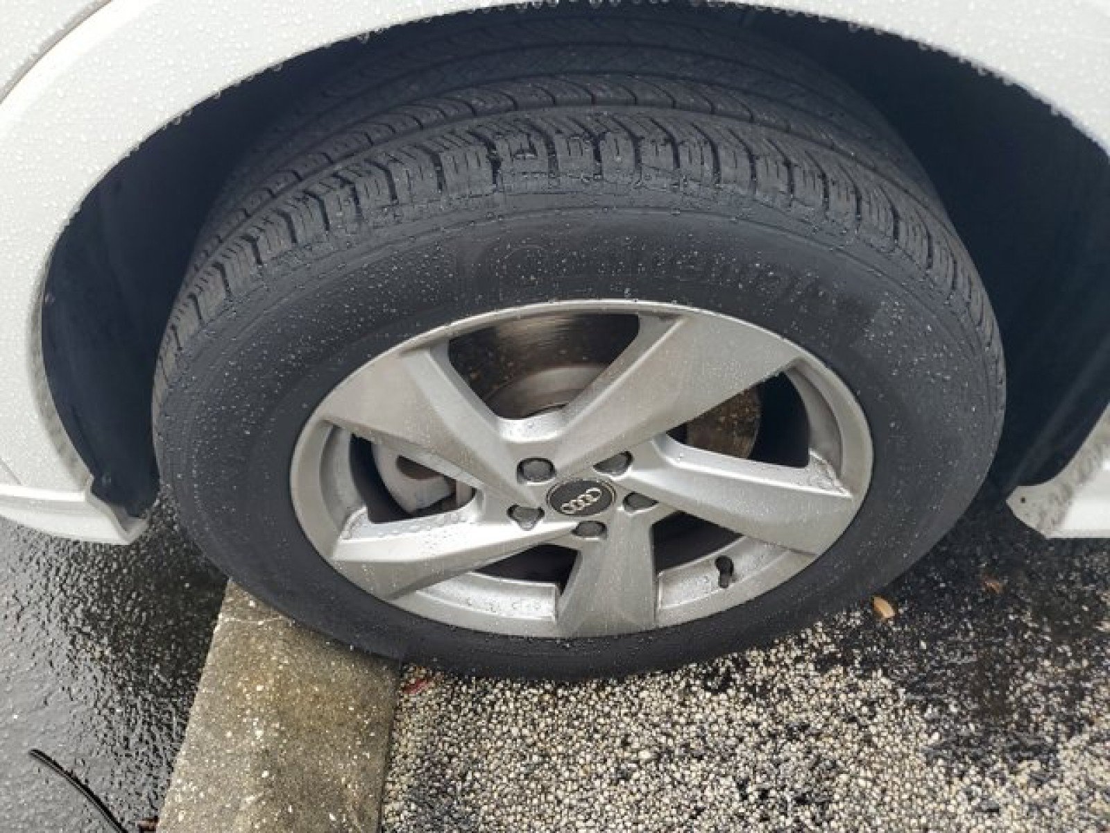 Used 2020 Audi Q3 2.0T Premium w/ Convenience Package image 3