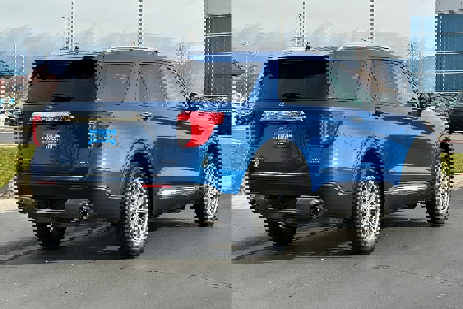 Certified 2022 Ford Explorer Limited w/ Equipment Group 301A image 5