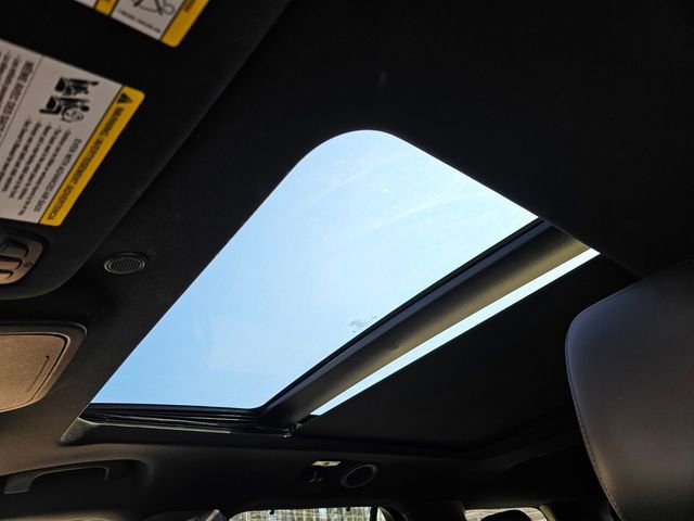 Certified 2025 Ford Explorer Platinum image 22