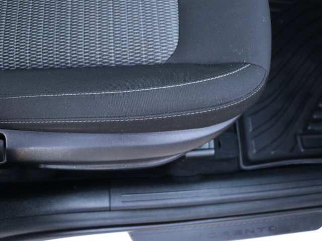 Used 2021 Kia Sorento LX FWD image 10