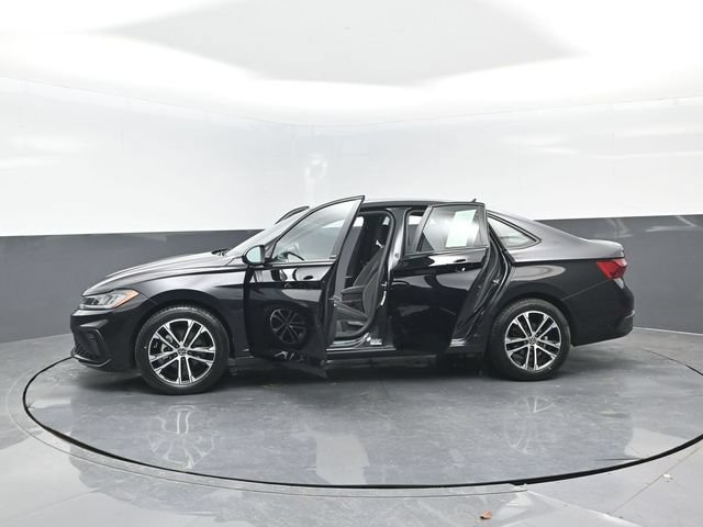Used 2025 Volkswagen Jetta Sport FWD image 28