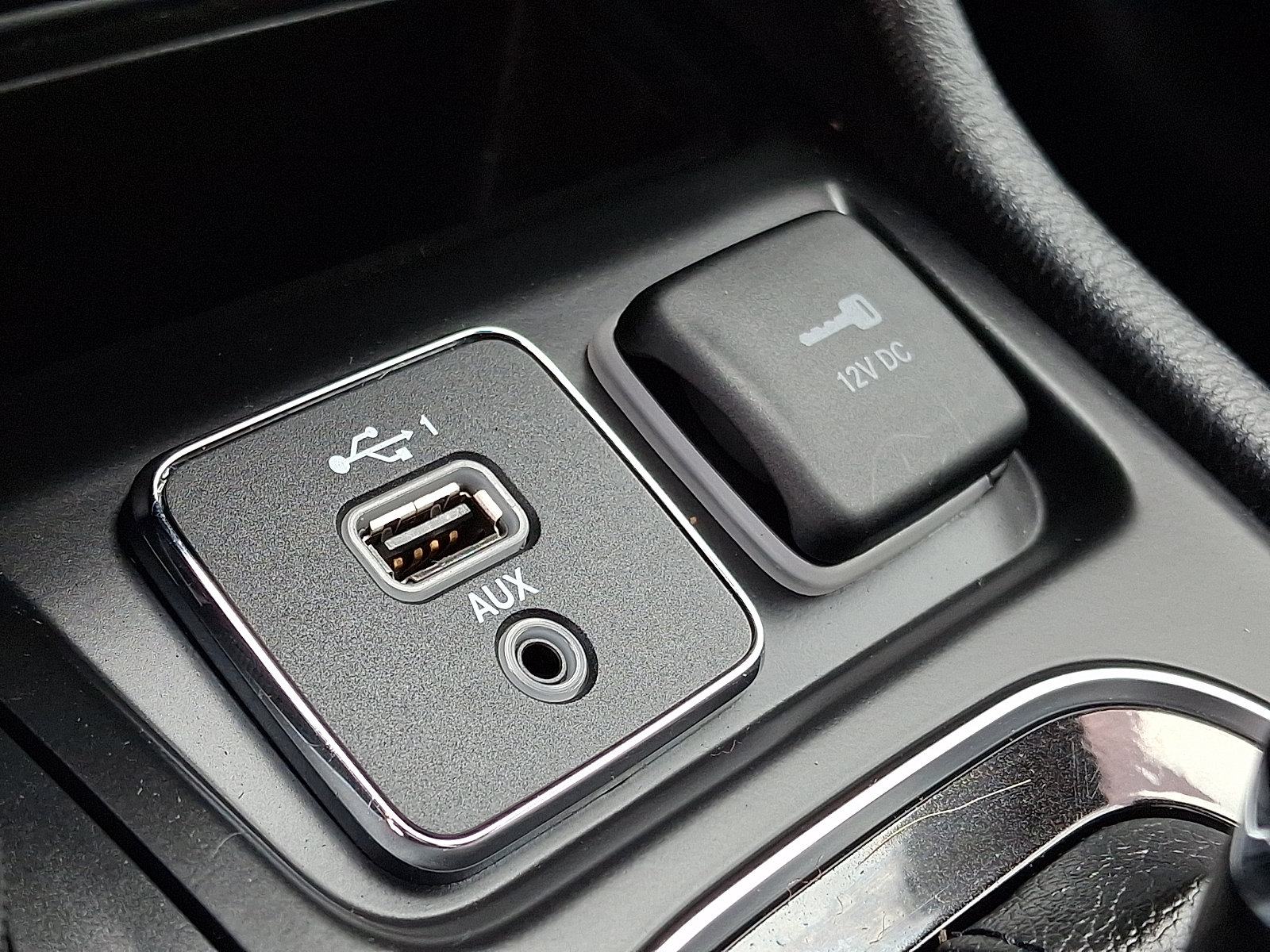 Used 2020 Jeep Cherokee Limited AWD/4WD image 28