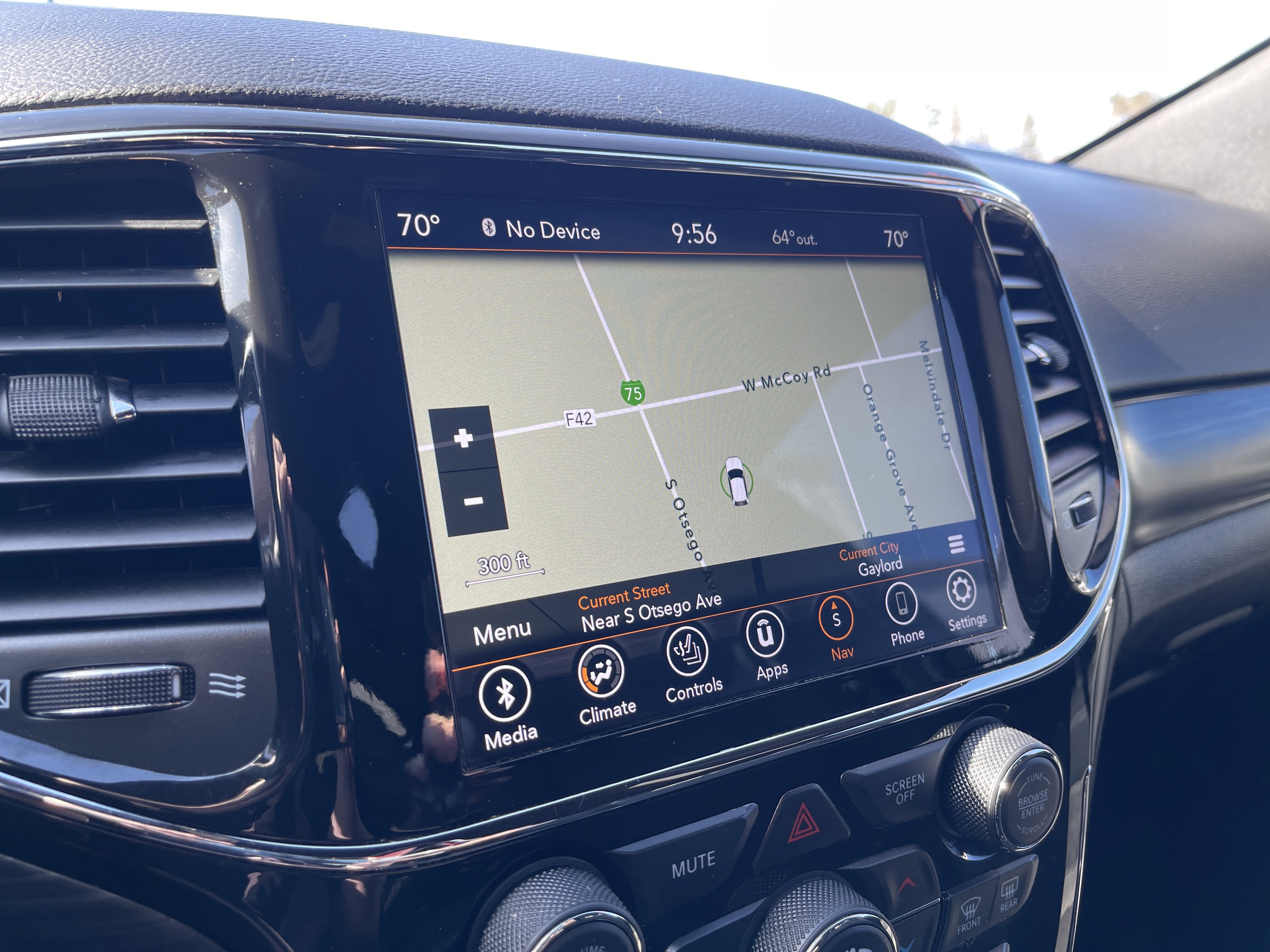 Used 2021 Jeep Grand Cherokee Laredo w/ Trailer Tow Group IV AWD/4WD image 18