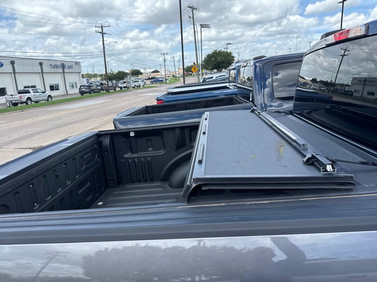 Certified 2022 Ford F150 XL w/ STX Appearance Package RWD image 4