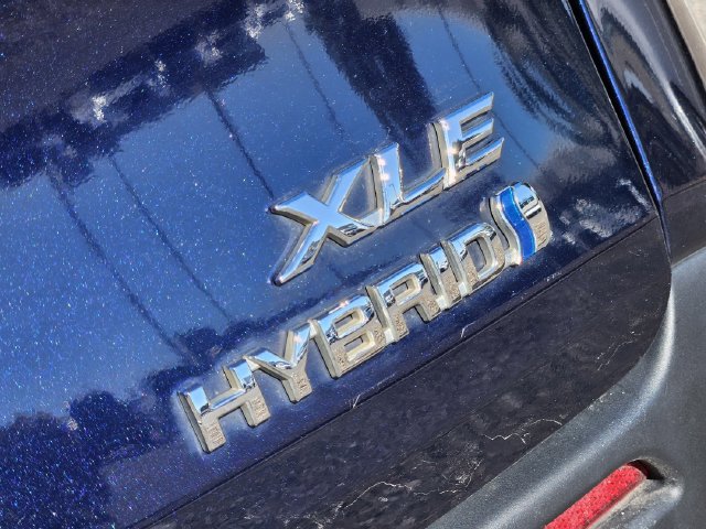 Used 2024 Toyota Sienna XLE AWD/4WD image 18
