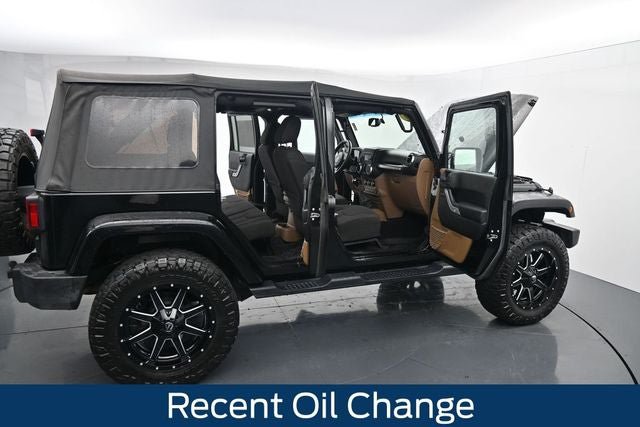 Used 2017 Jeep Wrangler Unlimited Sahara w/ Max Tow Package AWD/4WD image 13