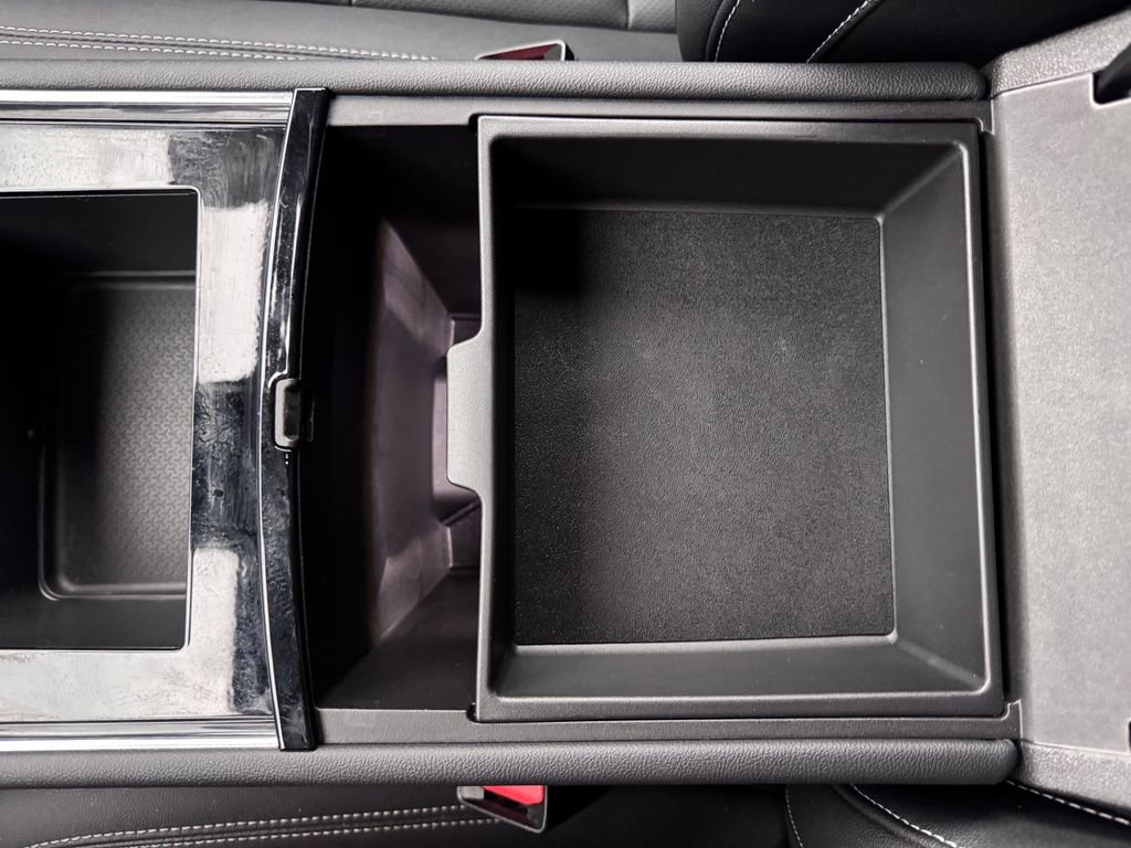 Used 2025 Chevrolet Traverse LT AWD/4WD image 24