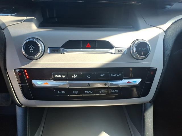 Certified 2024 Ford Explorer XLT image 22