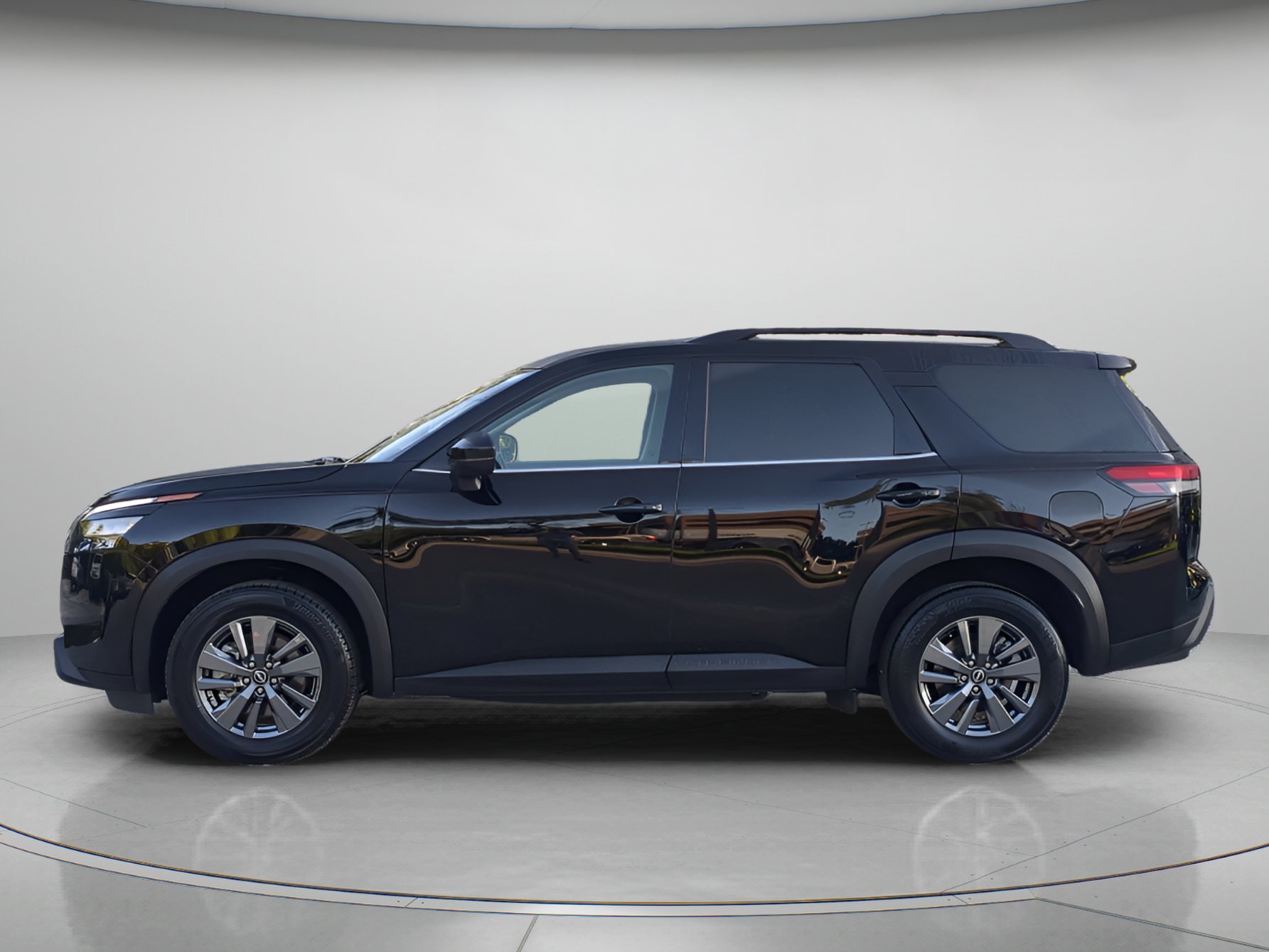 Used 2024 Nissan Pathfinder SV FWD image 43