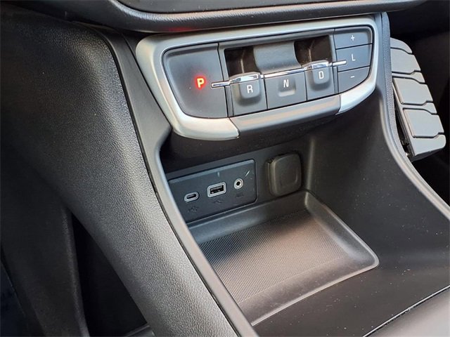 Used 2023 GMC Terrain SLE image 17