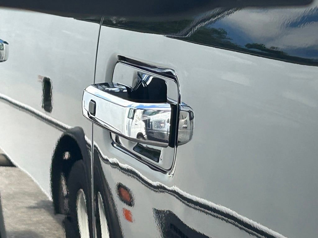 Certified 2021 Ford F450 Platinum w/ FX4 Off-Road Package image 25