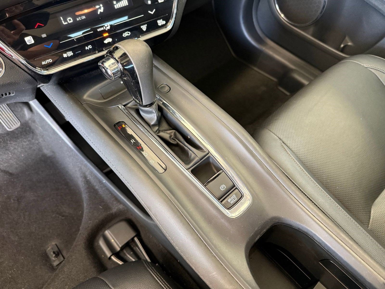 Used 2020 Honda HR-V Touring image 20