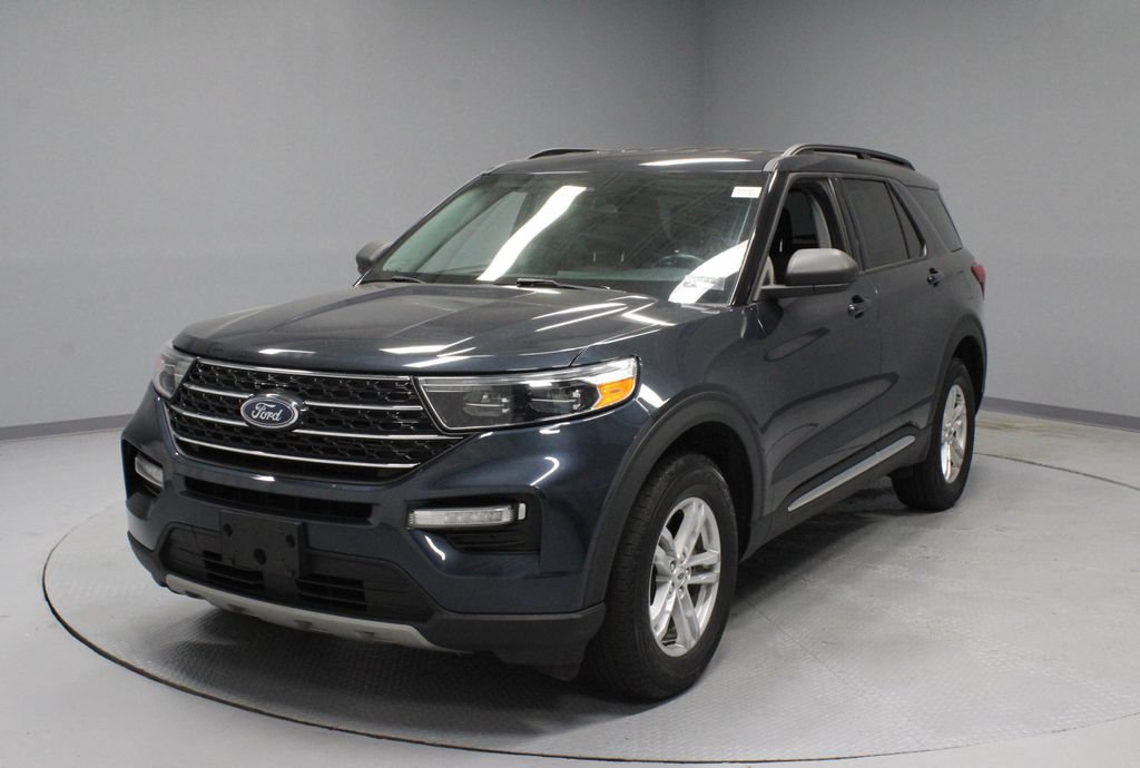 Certified 2022 Ford Explorer XLT w/ Equipment Group 202A AWD/4WD image 7