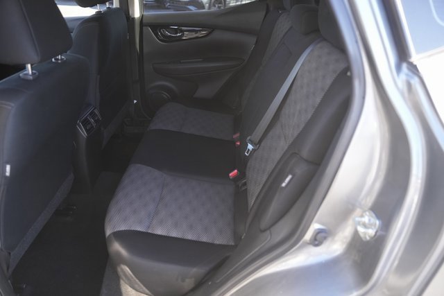 Used 2021 Nissan Rogue Sport SV image 12