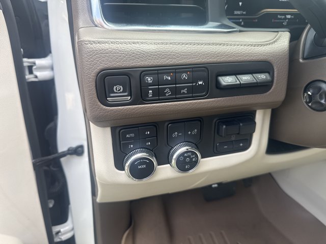 Used 2024 GMC Yukon XL Denali w/ Advanced Technology Package AWD/4WD image 13