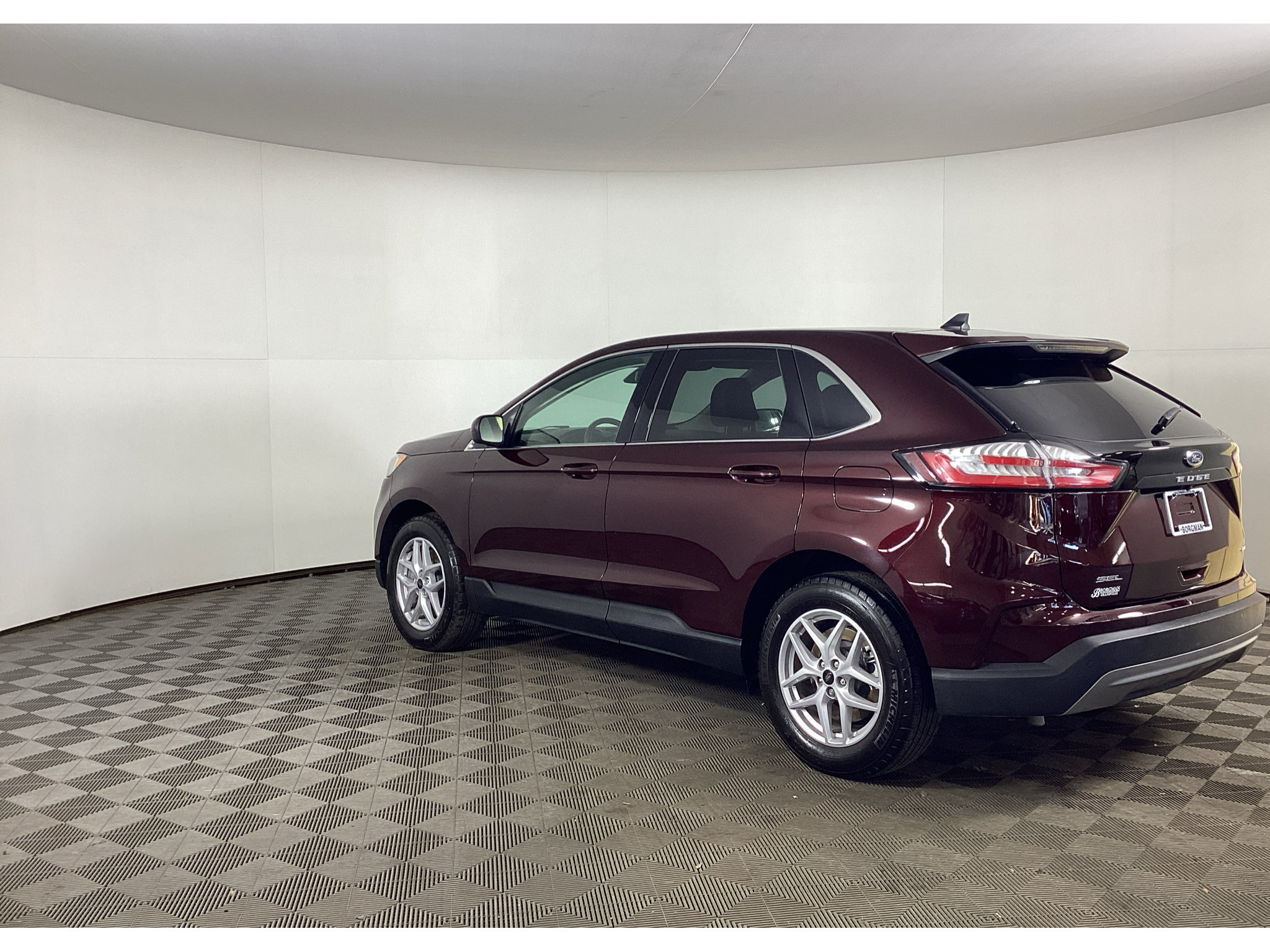 Certified 2024 Ford Edge SEL w/ Convenience Package AWD/4WD image 4