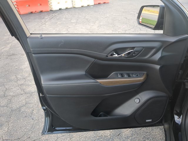 Used 2023 GMC Acadia SLE w/ Driver Convenience Package FWD image 13