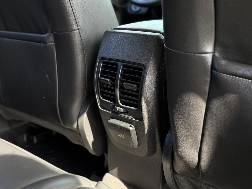 Certified 2019 Ford Escape Titanium AWD/4WD image 19