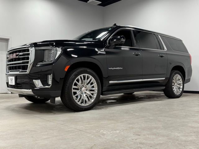 Used 2023 GMC Yukon XL SLT w/ SLT Luxury Package image 5