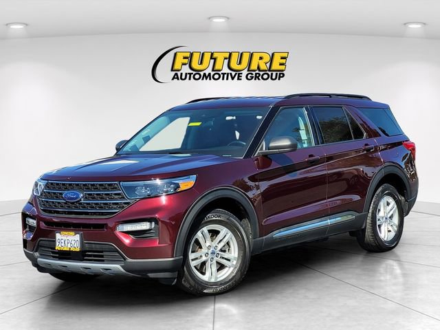 Certified 2022 Ford Explorer XLT w/ Equipment Group 202A AWD/4WD image 3