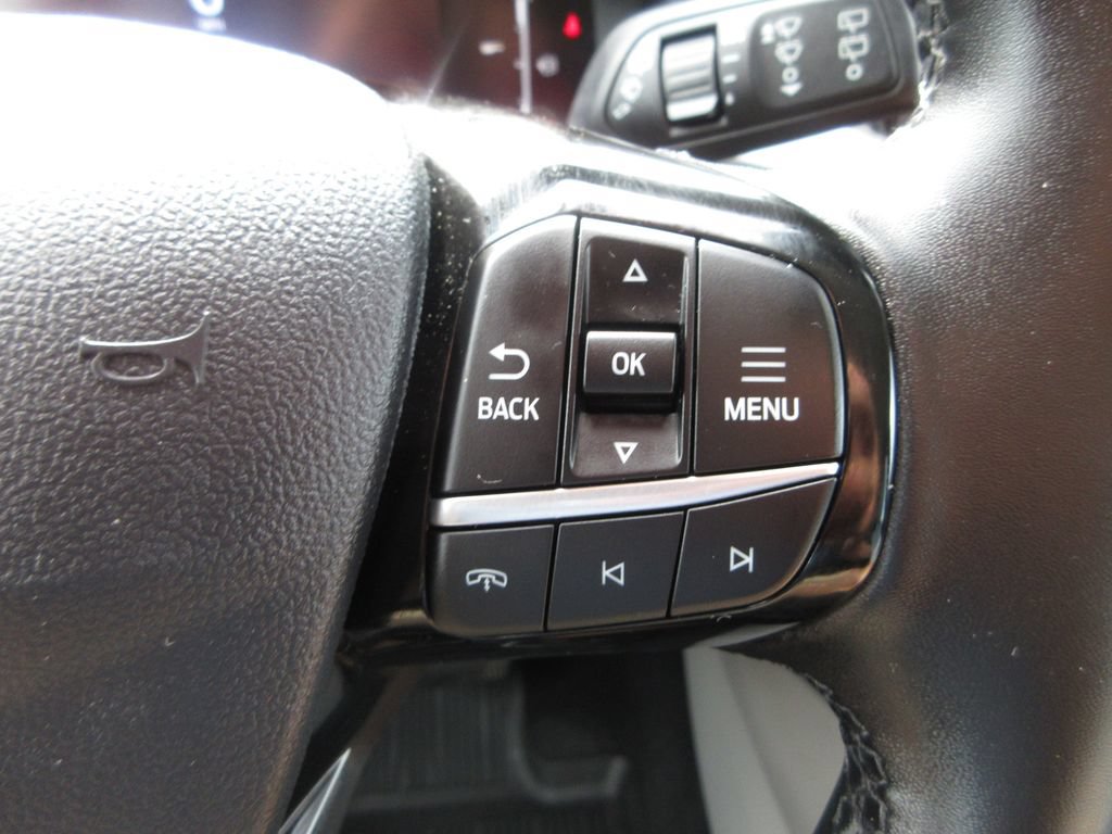 Certified 2025 Ford Escape SE FWD image 17