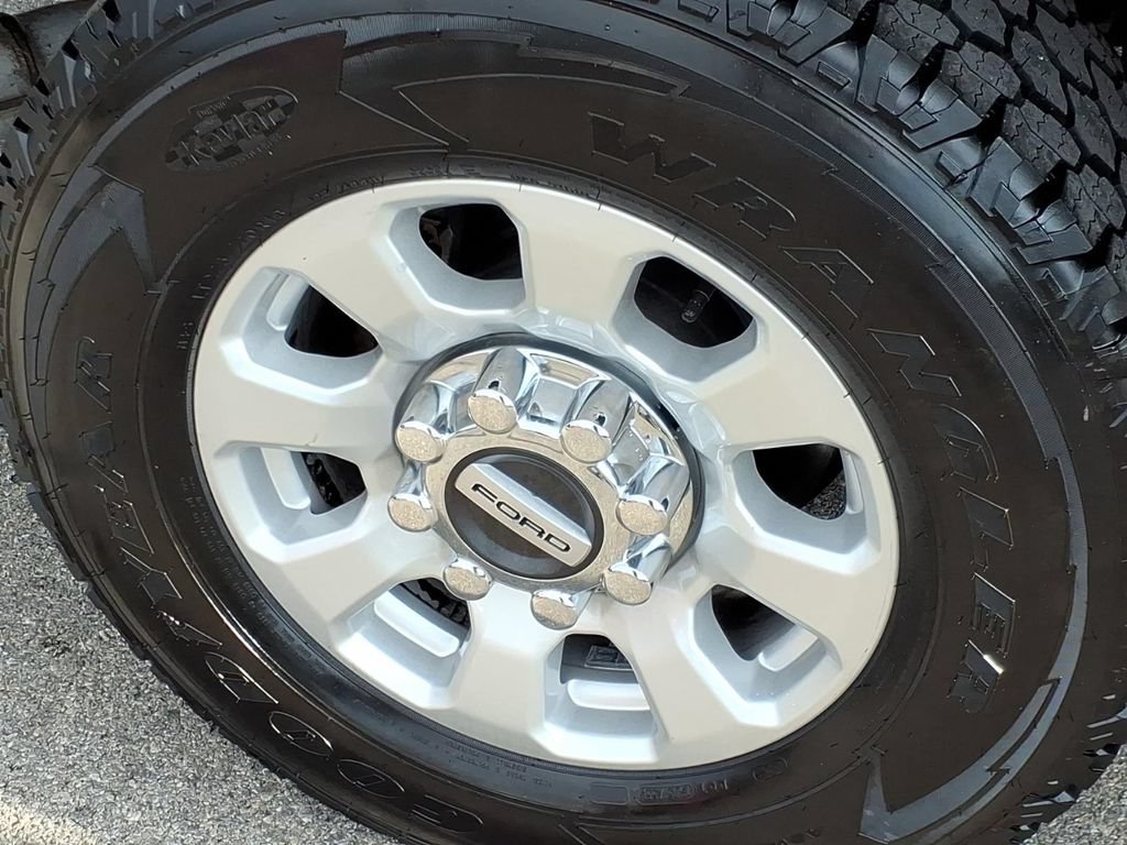 Certified 2024 Ford F250 XLT AWD/4WD image 9