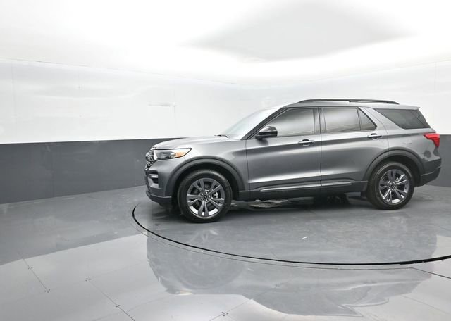 Certified 2024 Ford Explorer XLT w/ Equipment Group 202A image 4