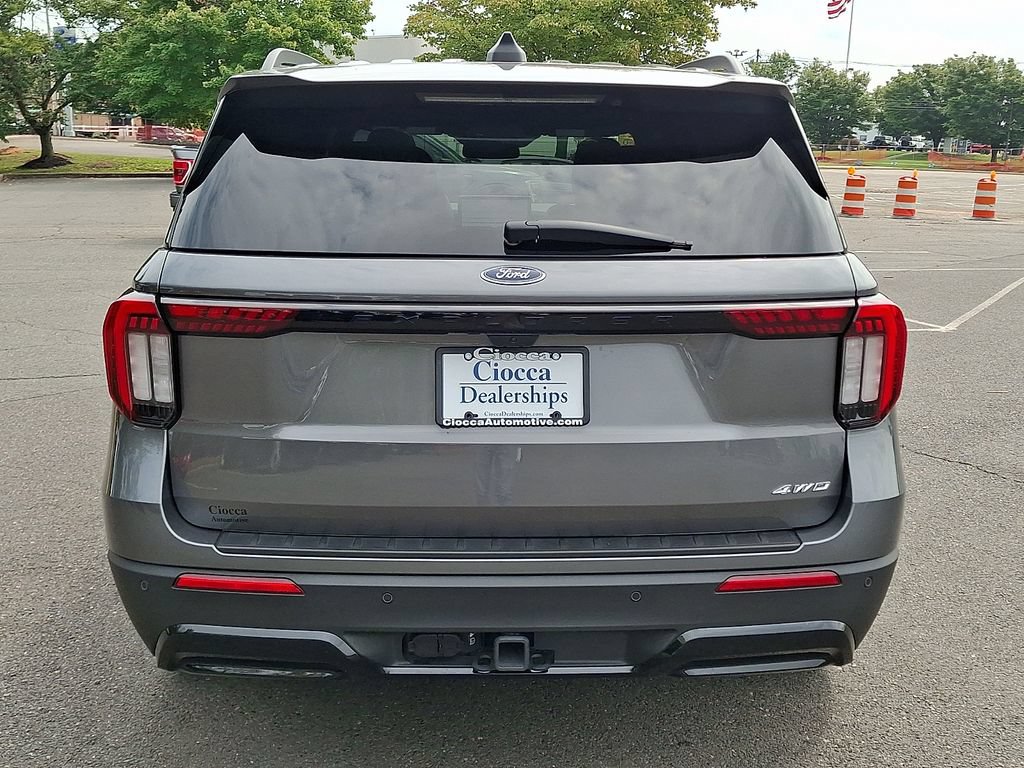 Certified 2025 Ford Explorer ST-Line w/ Premium Package AWD/4WD image 8
