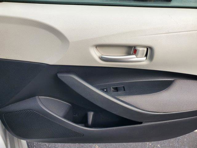Used 2021 Toyota Corolla LE image 32