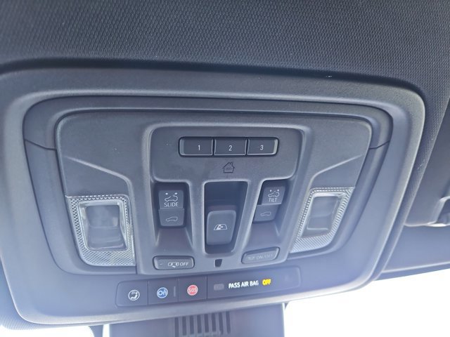 Used 2023 Chevrolet Silverado 1500 High Country w/ Technology Package image 15