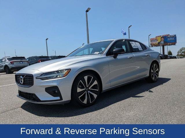 Used 2022 Volvo S60 B5 Momentum w/ Premium Package FWD image 6