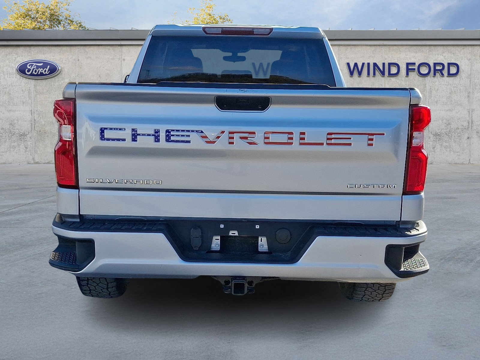 Used 2021 Chevrolet Silverado 1500 Custom image 3