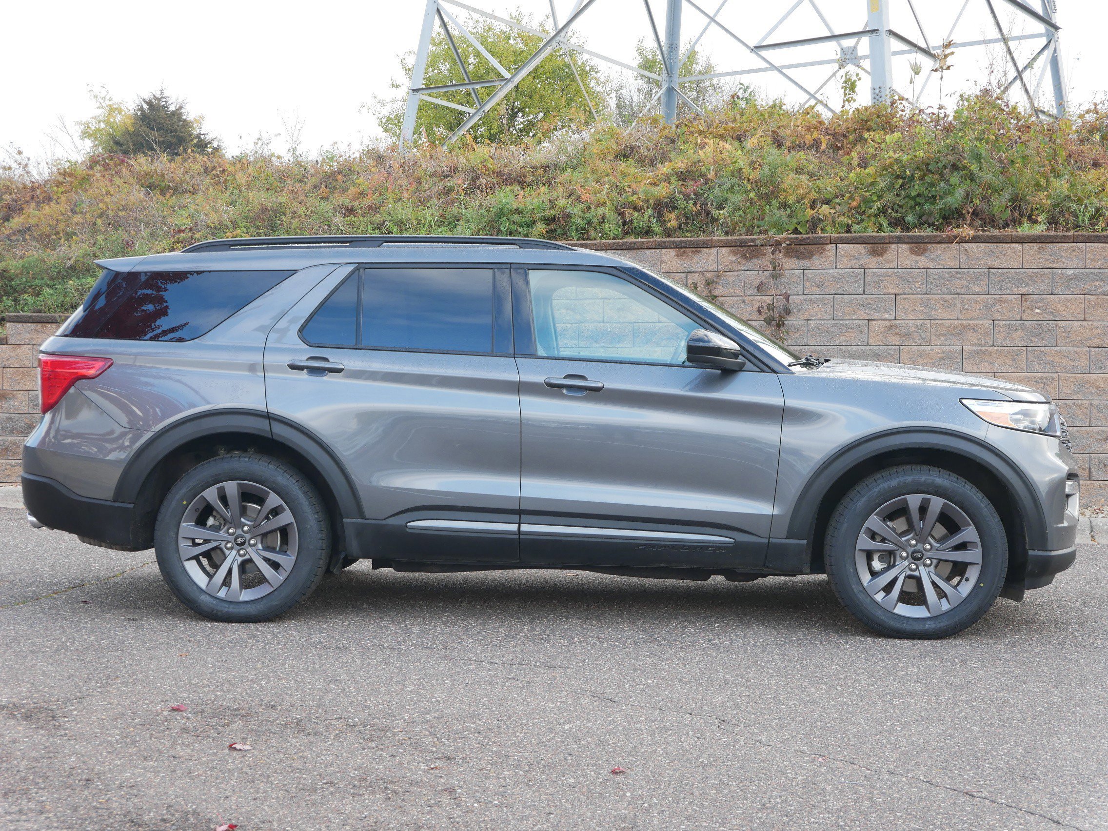 Certified 2023 Ford Explorer XLT w/ Equipment Group 202A image 5