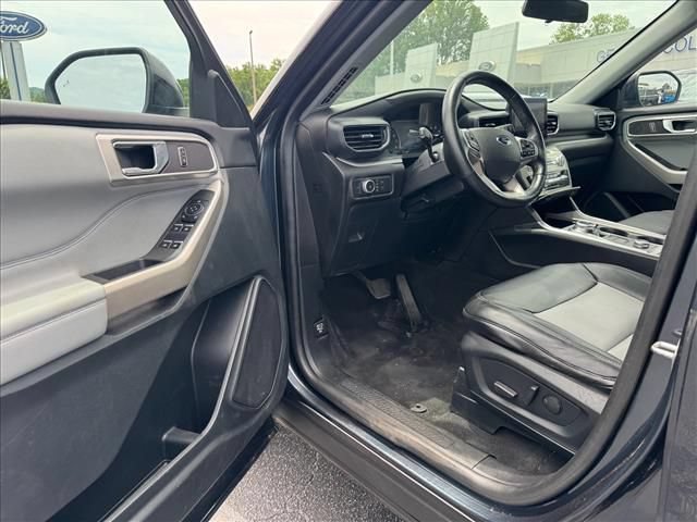 Certified 2022 Ford Explorer XLT w/ Equipment Group 202A AWD/4WD image 17